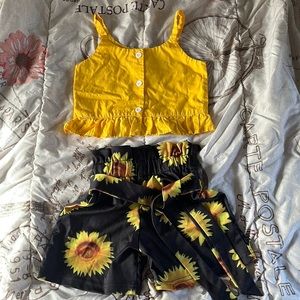 12-18 months baby girl clothes. Two pieces.